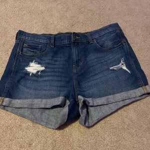 Mid rise boyfriend jean shorts